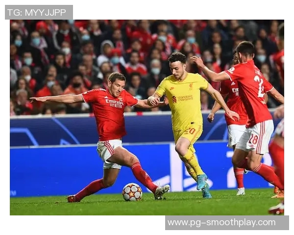 足总杯精彩对决利物浦大胜本菲卡红牌事件引发全场热议