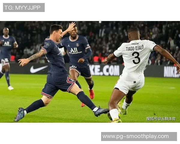 英超激战：巴黎圣日耳曼小胜本菲卡全场战术解析与精彩瞬间回顾